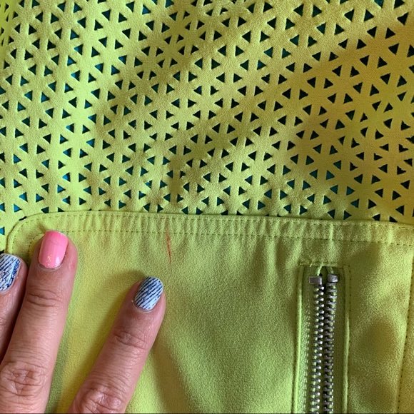 Kenneth Cole -Lime Green with Teal Satin Lining - Picture 6 of 7